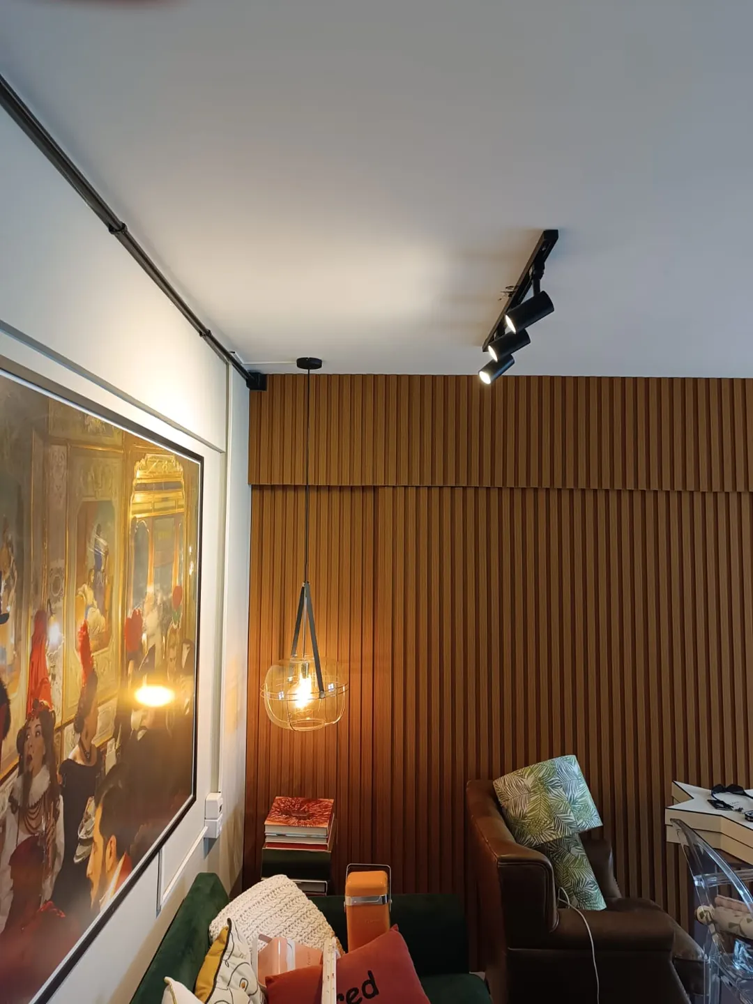 Trilhos e luminárias decorativas — obra em Butantã, São Paulo, imagem 4