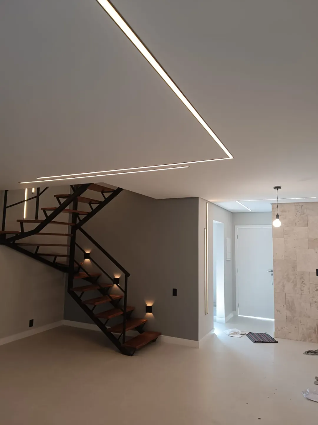 Butantã — iluminação LED arquitetural em ambiente residencial