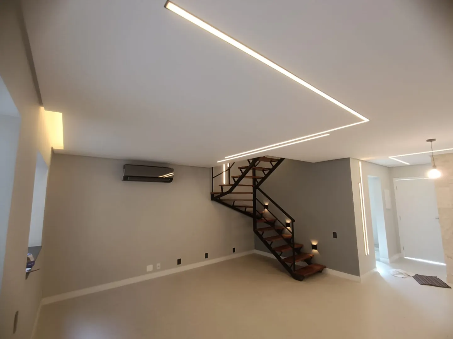 Perfis de LED e iluminação integrada — obra em Butantã, São Paulo, imagem 13