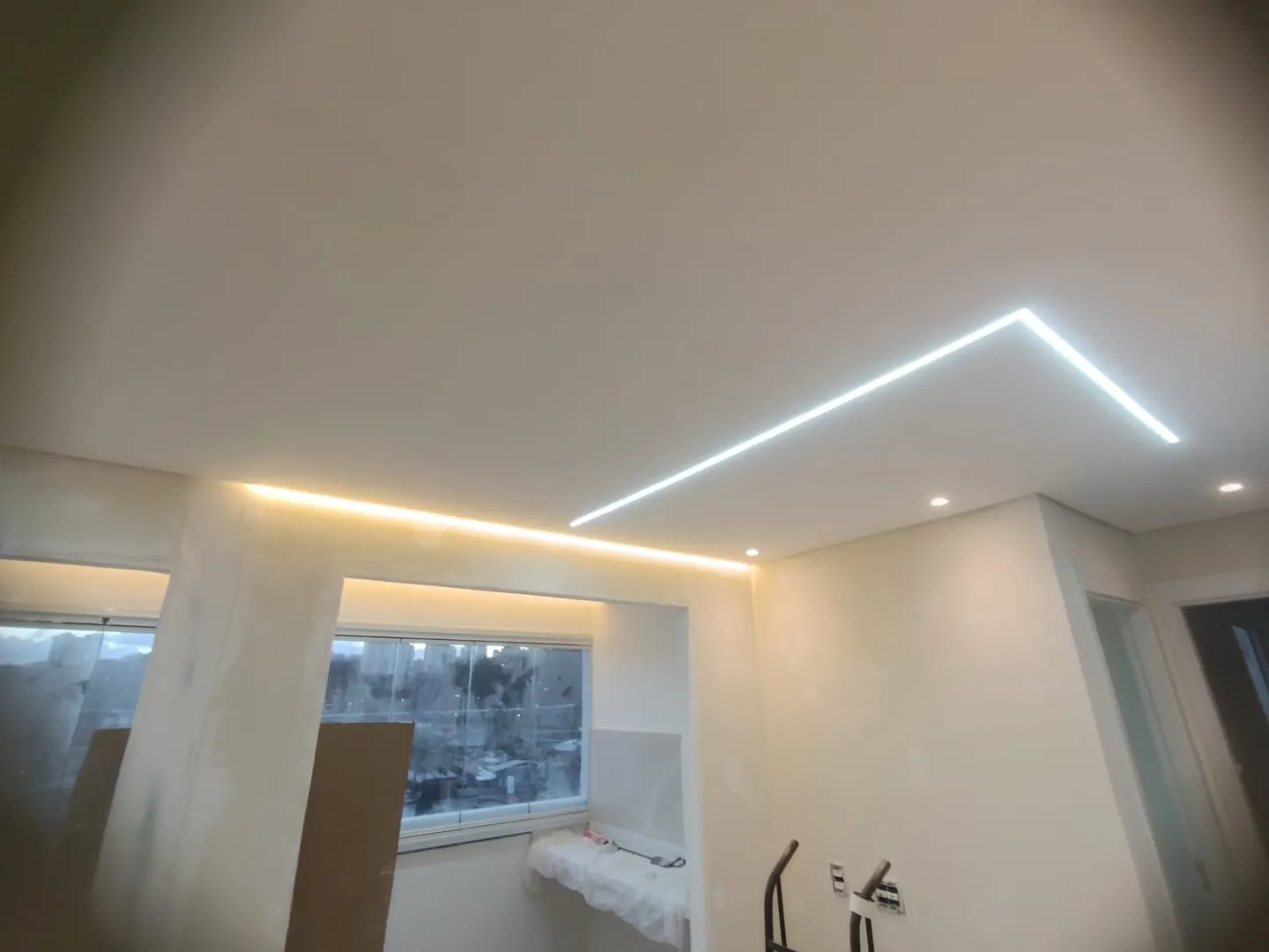 Iluminação linear e indireta — obra em Santo Amaro, São Paulo, imagem 10